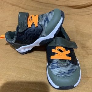 Brand new!! Toddler tennis shoes